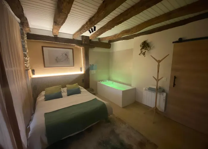 Country Loft Zarautz- San Sebastian Апартаменты *